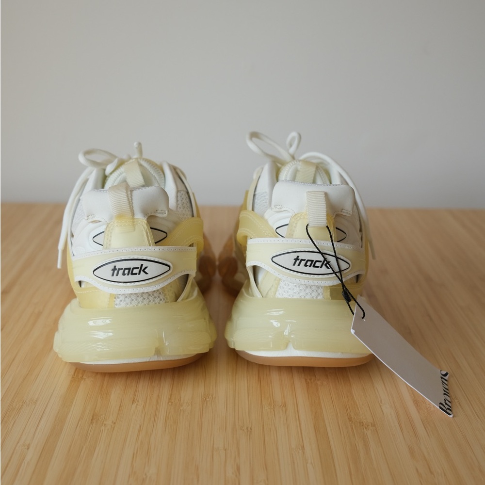Brand new with tags Balenciaga Track V1 white.Never worn.Balenciaga bag included - Picture 3 of 10